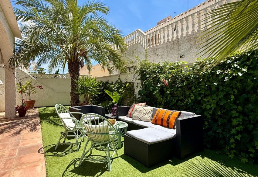Resale - Semi Detached Villa -
Orihuela Costa - Campoamor