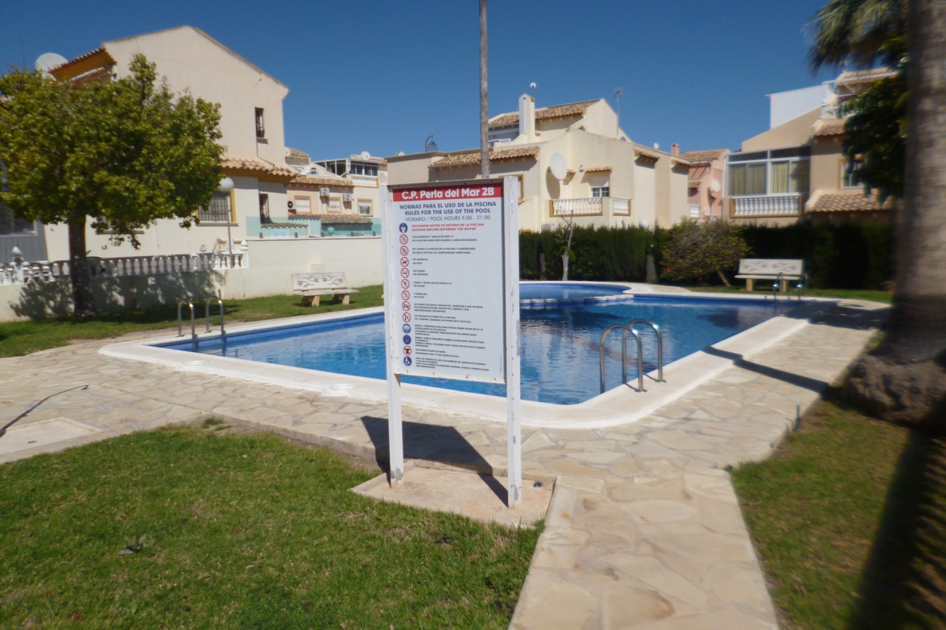 Resale - Semi Detached Villa -
Playa Flamenca