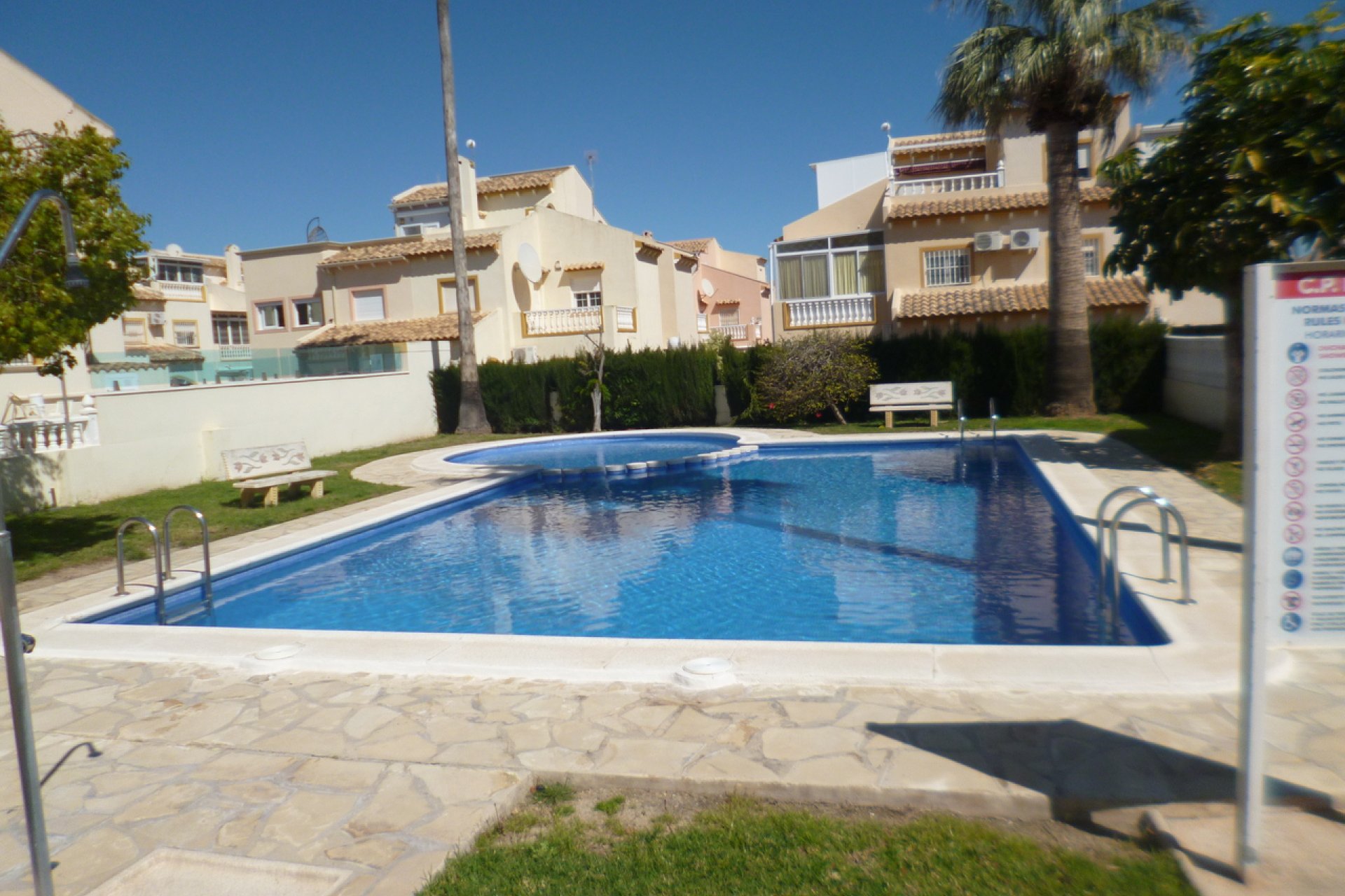 Resale - Semi Detached Villa -
Playa Flamenca