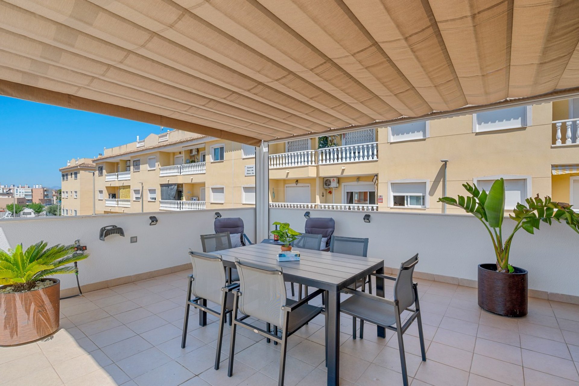 Resale - Townhouse -
Formentera del Segura