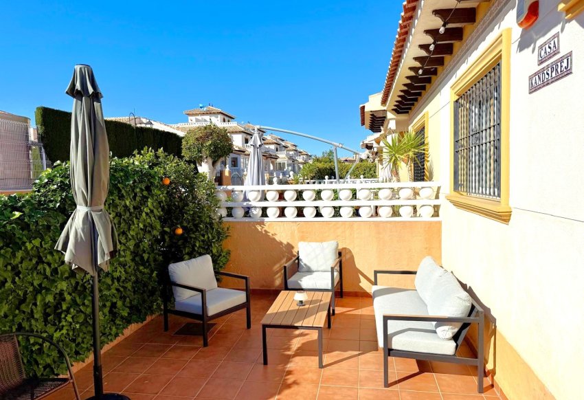 Resale - Townhouse -
Orihuela Costa - Lomas de Cabo Roig