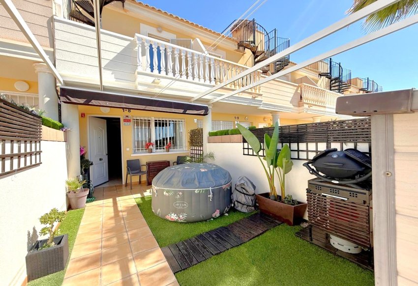 Resale - Townhouse -
Orihuela Costa - Lomas de Cabo Roig