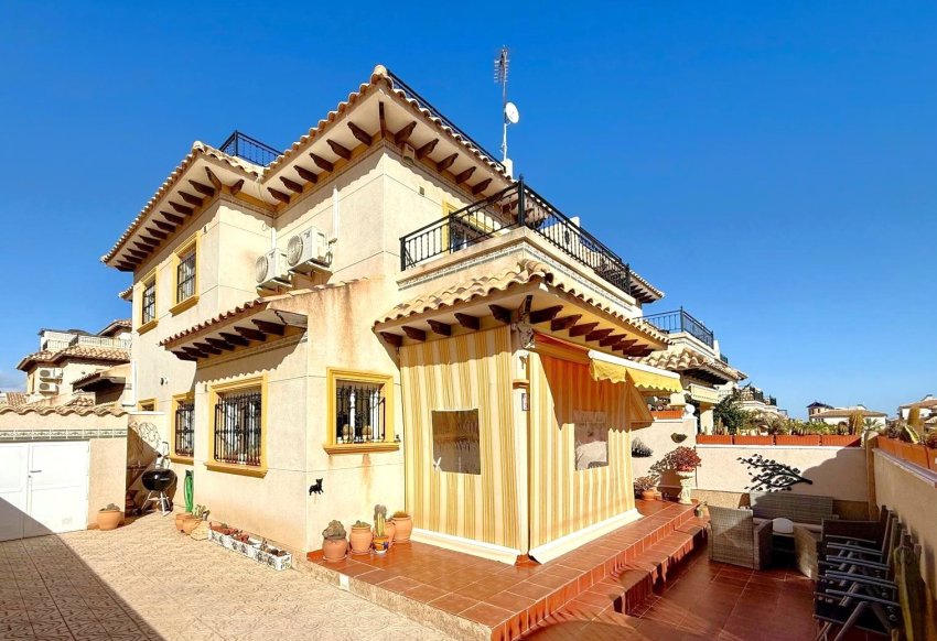 Resale - Townhouse -
Orihuela Costa - Villamartín