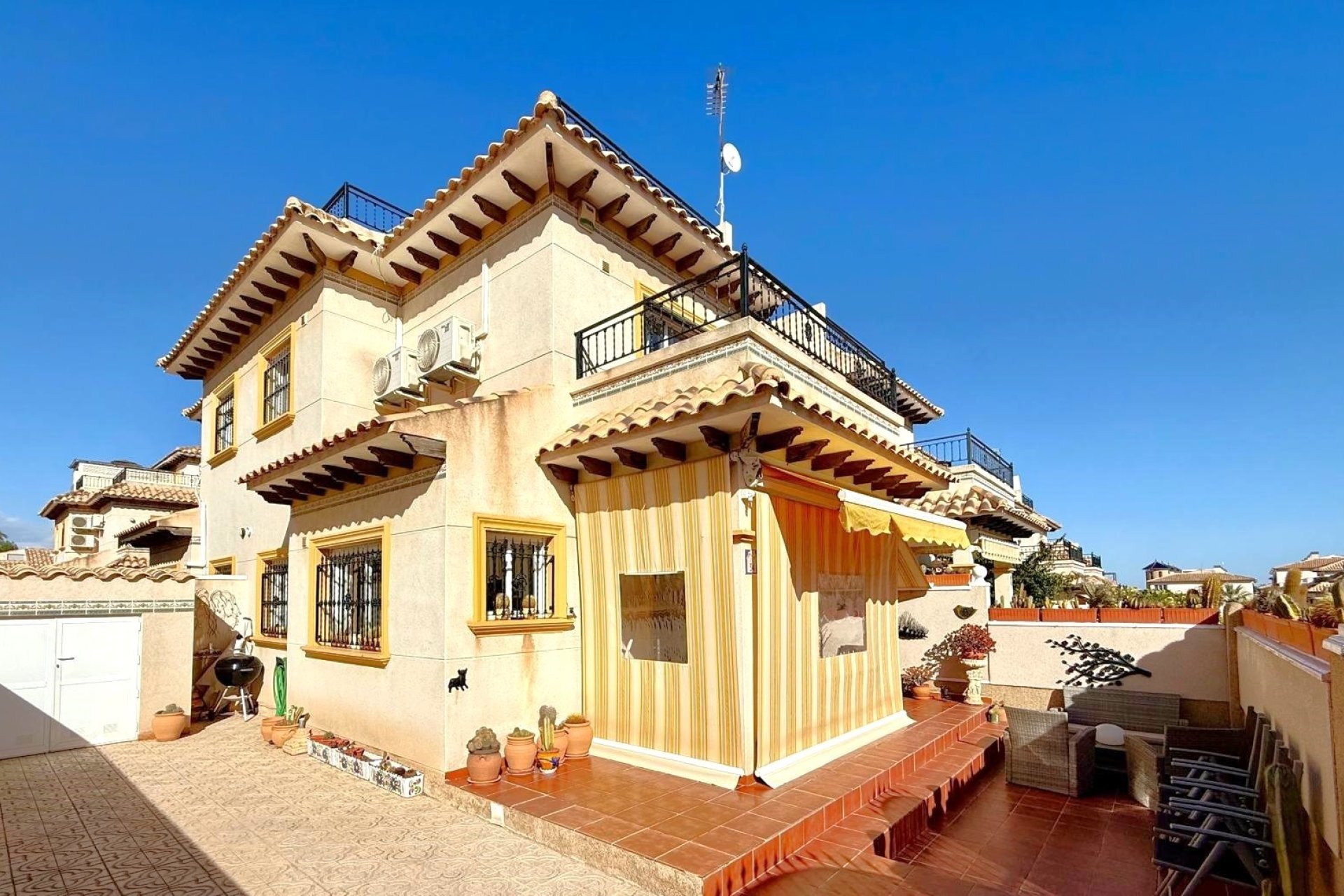 Resale - Townhouse -
Orihuela Costa - Villamartín