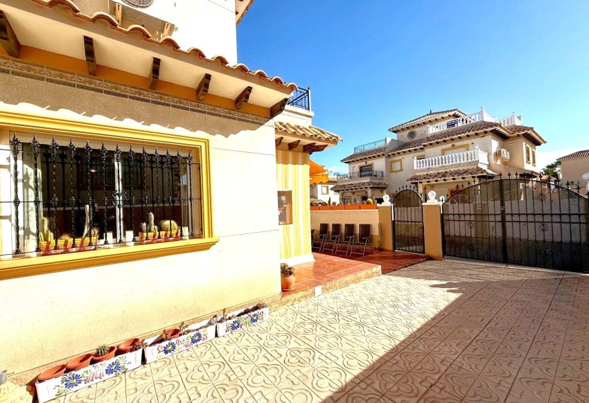 Resale - Townhouse -
Orihuela Costa - Villamartín