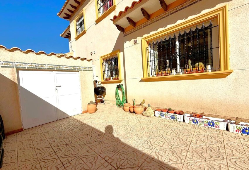 Resale - Townhouse -
Orihuela Costa - Villamartín