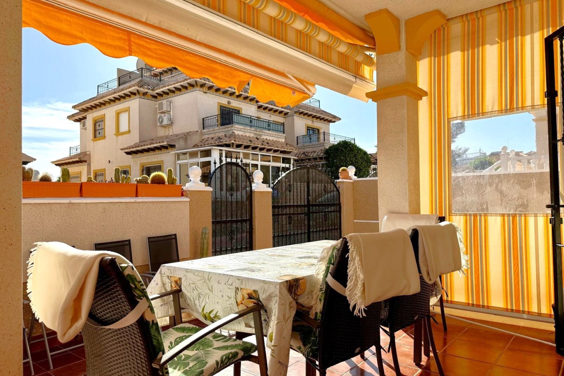 Resale - Townhouse -
Orihuela Costa - Villamartín