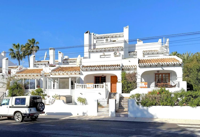 Resale - Townhouse -
Orihuela Costa - Villamartín
