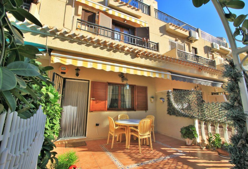 Resale - Townhouse -
Playa Flamenca