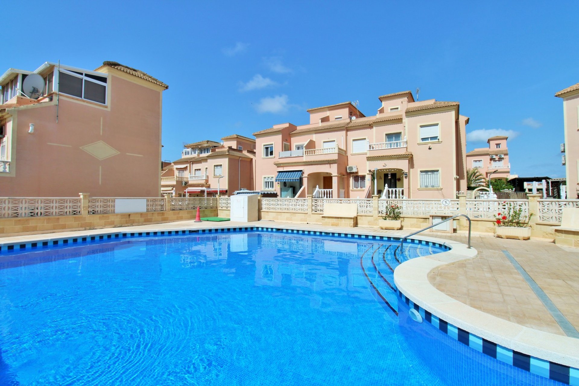 Resale - Townhouse -
Playa Flamenca