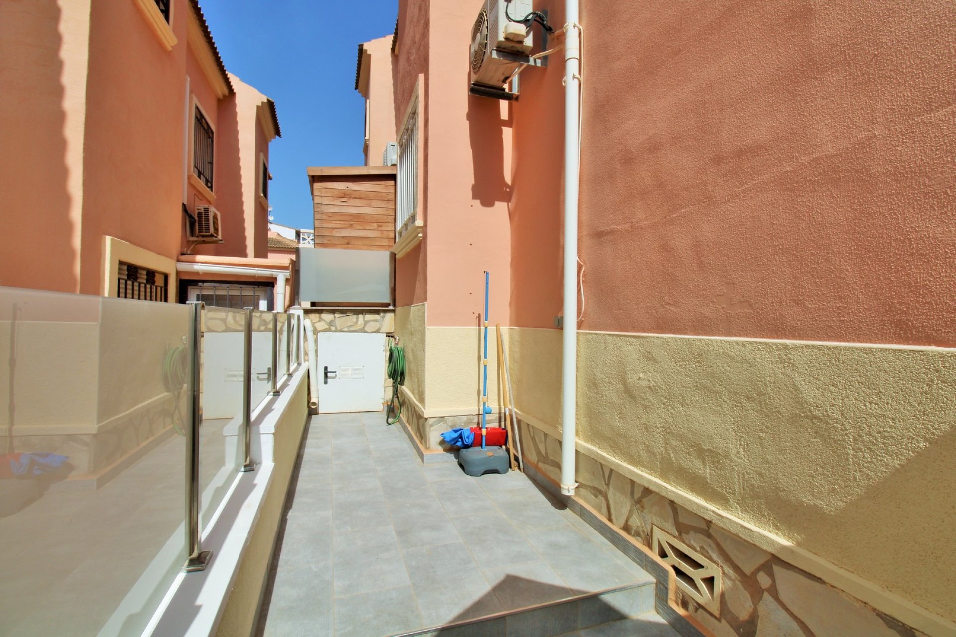 Resale - Townhouse -
Playa Flamenca