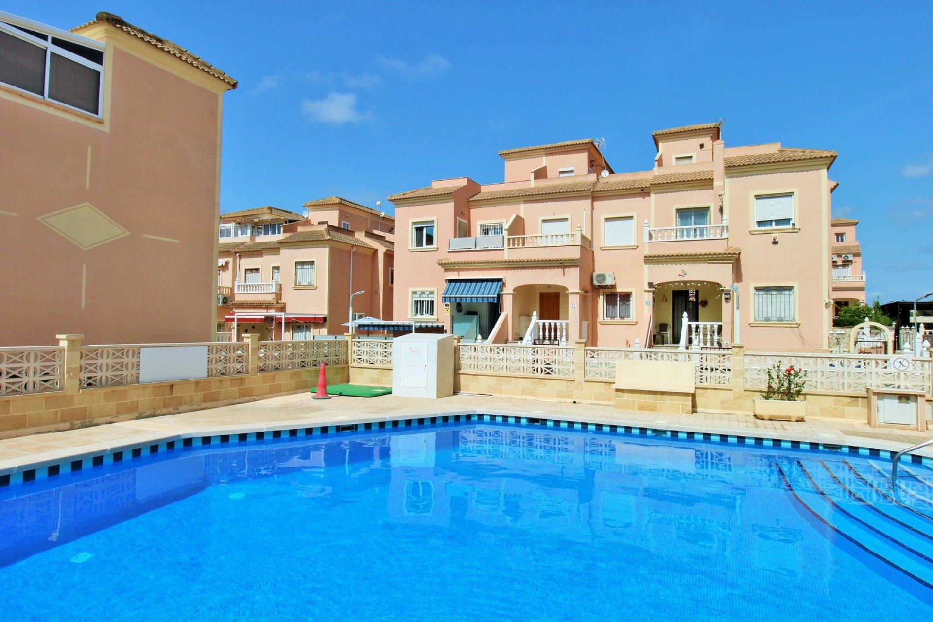 Resale - Townhouse -
Playa Flamenca