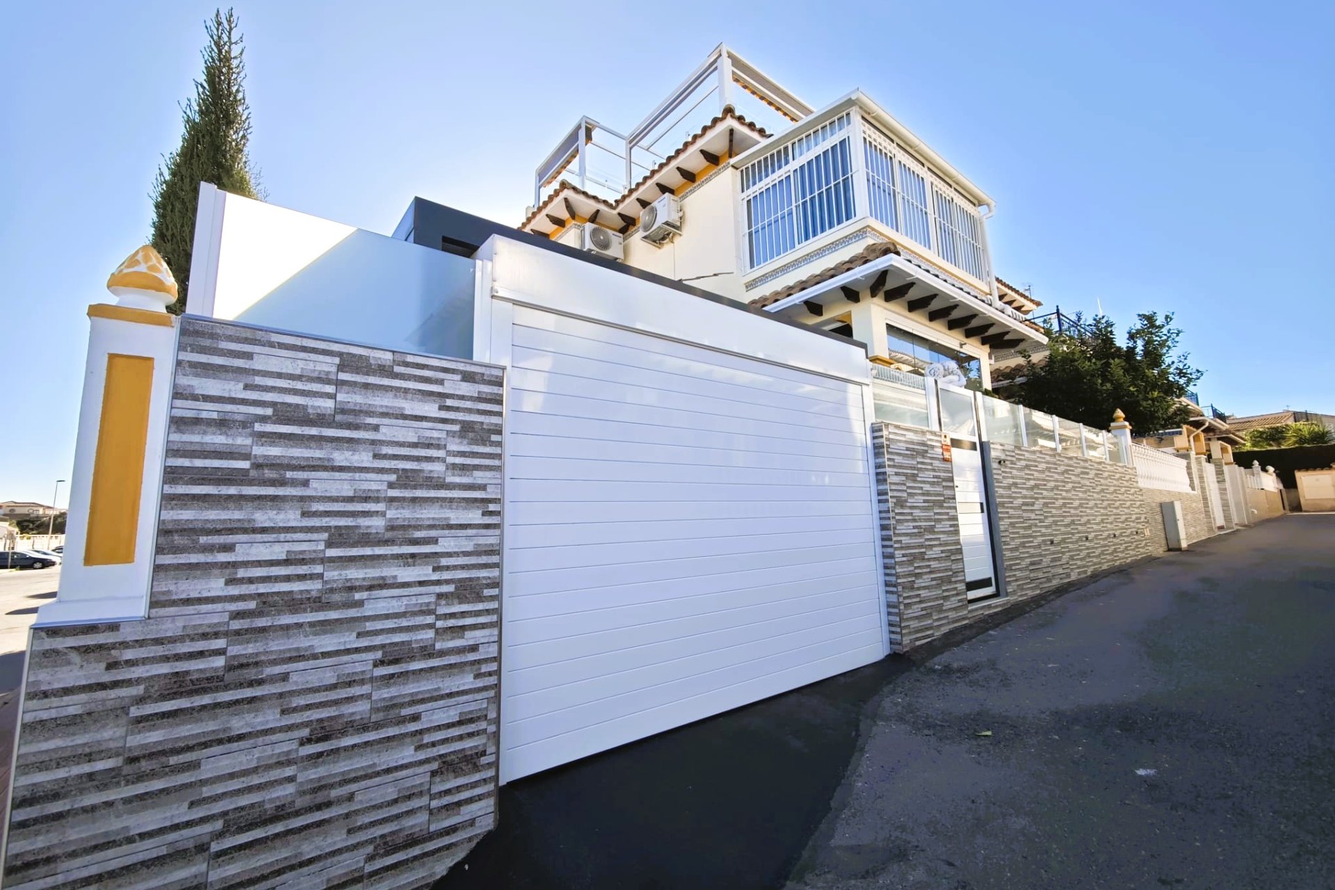 Resale - Townhouse -
Punta Prima - Rocio del Mar