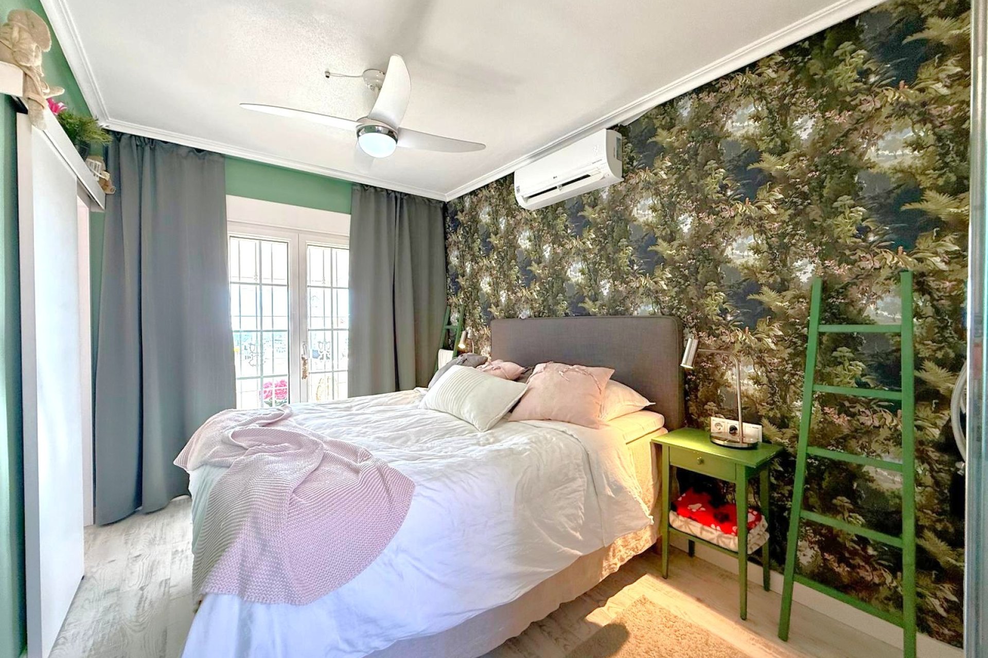 Resale - Townhouse -
San Miguel de Salinas - Blue Lagoon