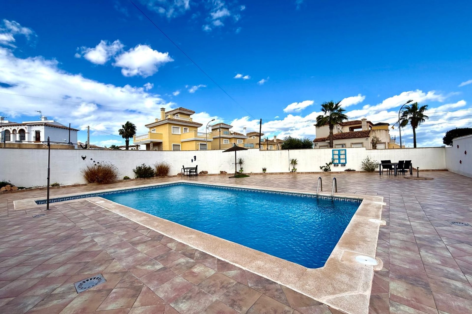 Resale - Townhouse -
San Miguel de Salinas - Blue Lagoon