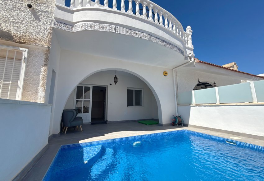 Resale - Townhouse -
Villamartín - Blue Lagoon