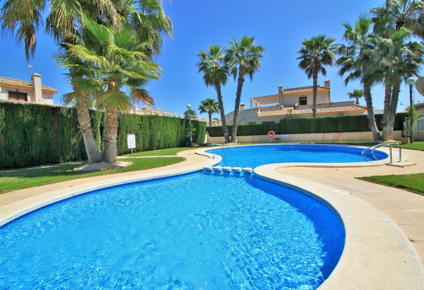 Resale - Townhouse -
Villamartín - PAU 8