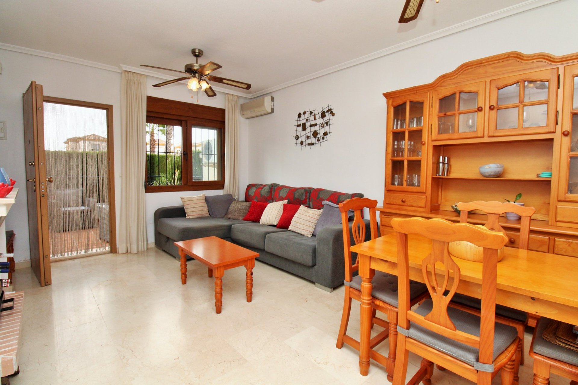 Resale - Townhouse -
Villamartín - PAU 8