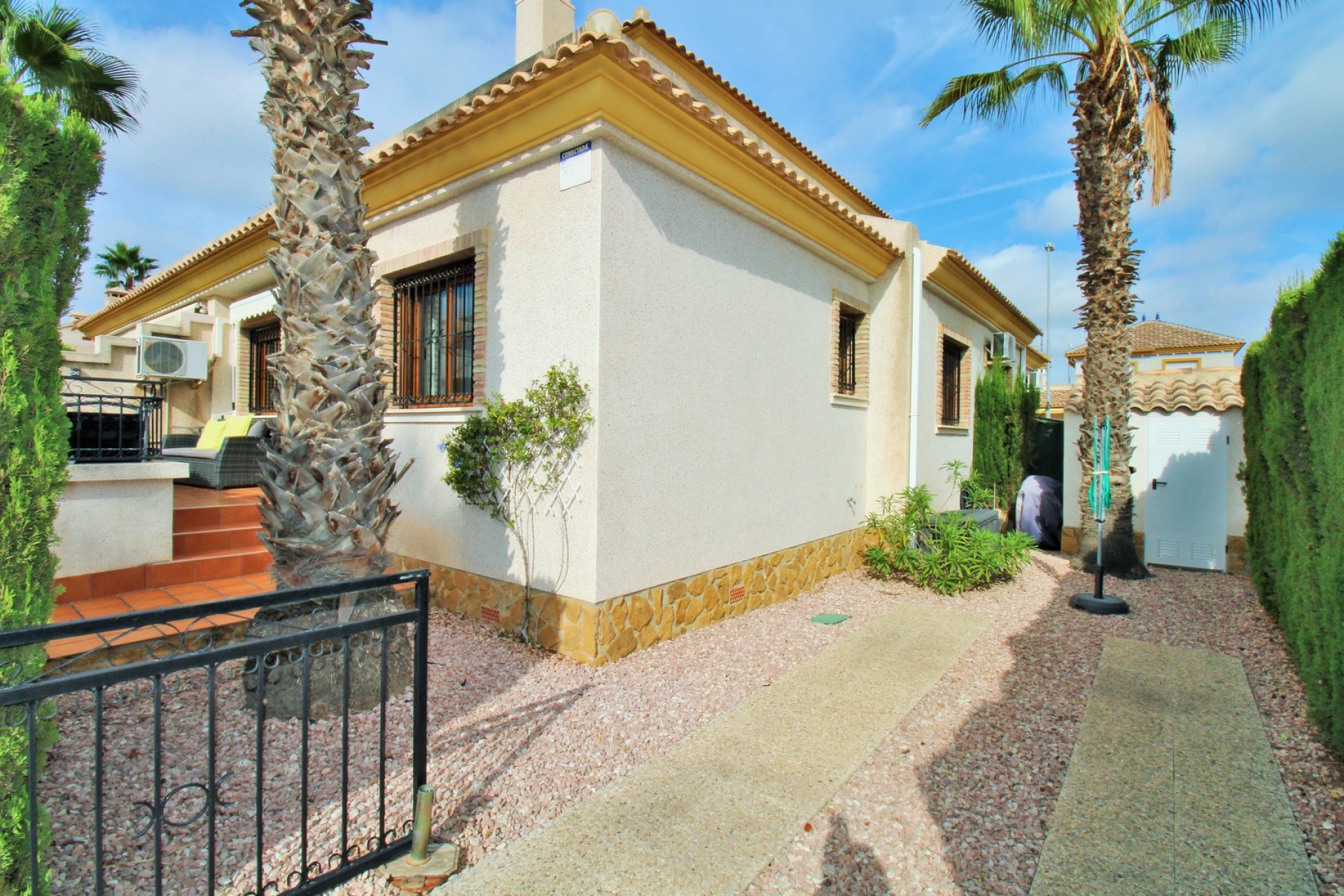 Resale - Townhouse -
Villamartín - PAU 8