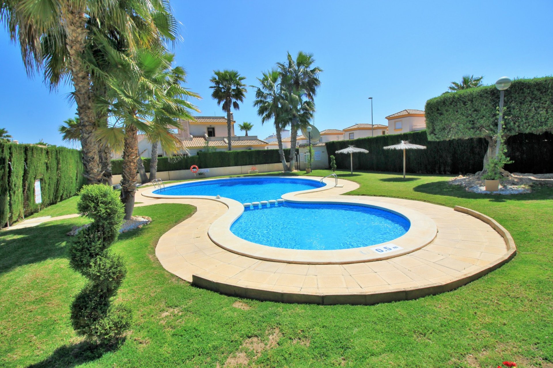 Resale - Townhouse -
Villamartín - PAU 8