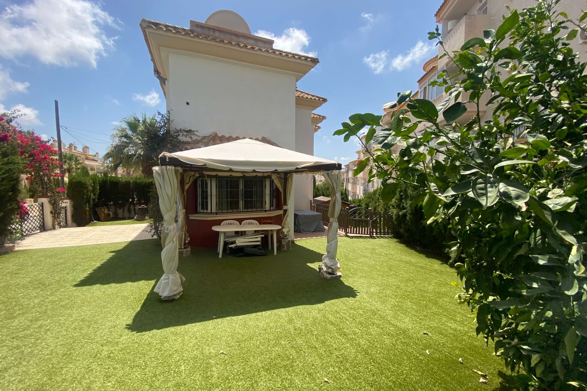 Resale - Townhouse -
Villamartín - Villamartin