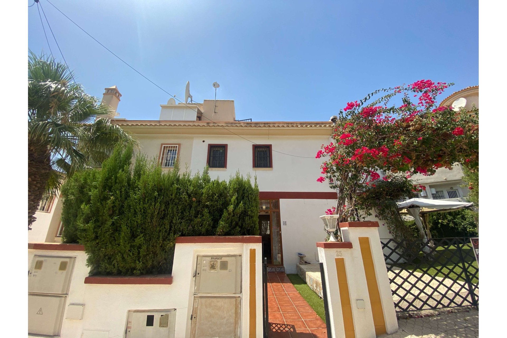 Resale - Townhouse -
Villamartín - Villamartin