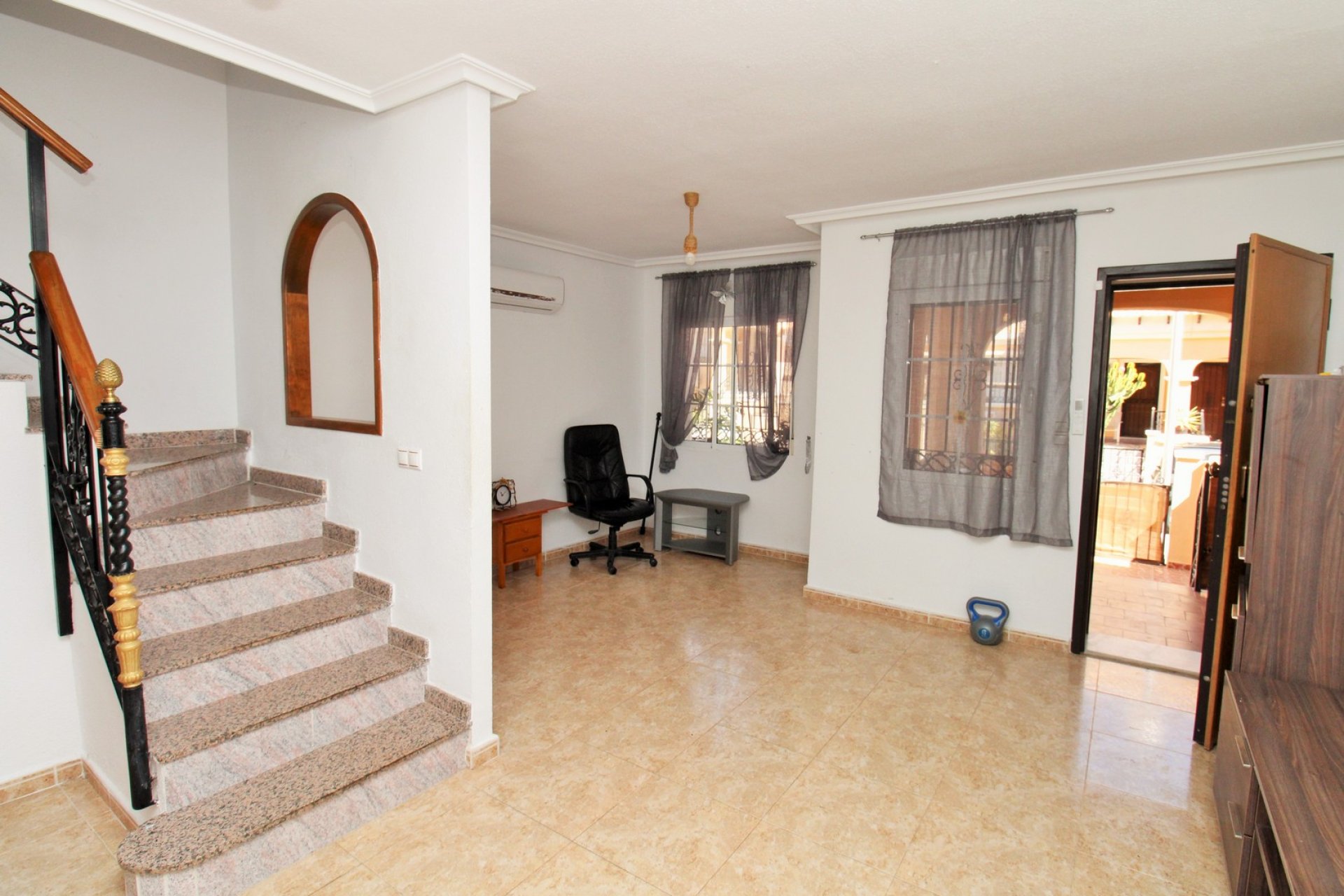 Resale - Townhouse -
Villamartín - Villamartin