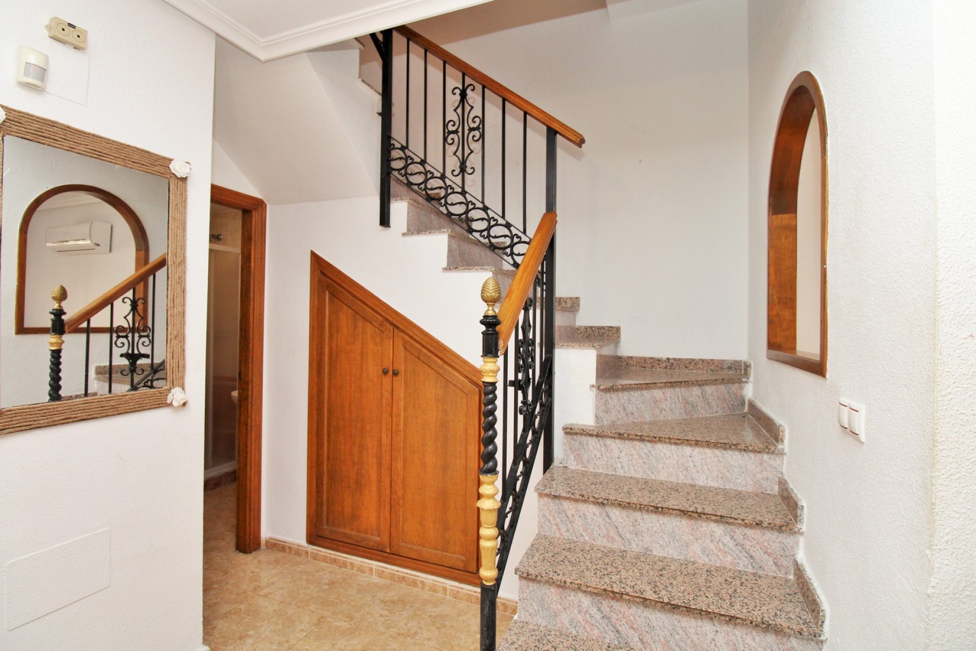 Resale - Townhouse -
Villamartín - Villamartin