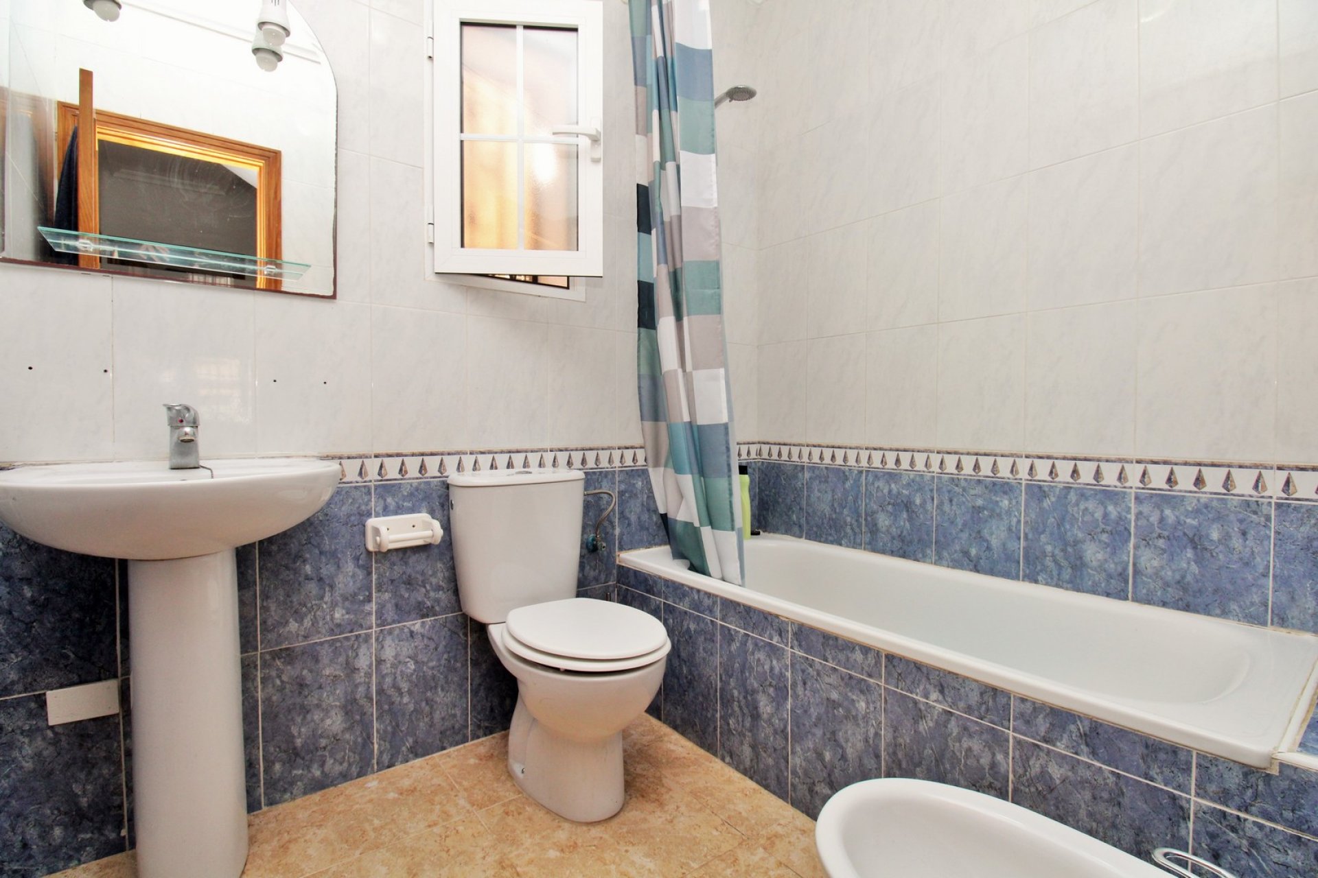 Resale - Townhouse -
Villamartín - Villamartin