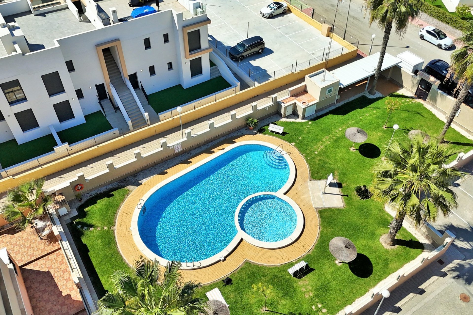 Resale - Townhouse -
Villamartín - Villamartin