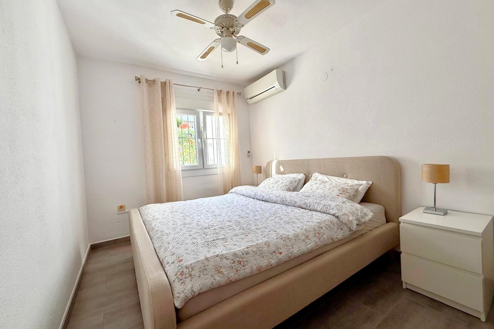 Resale - Townhouse -
Villamartín - Villamartin