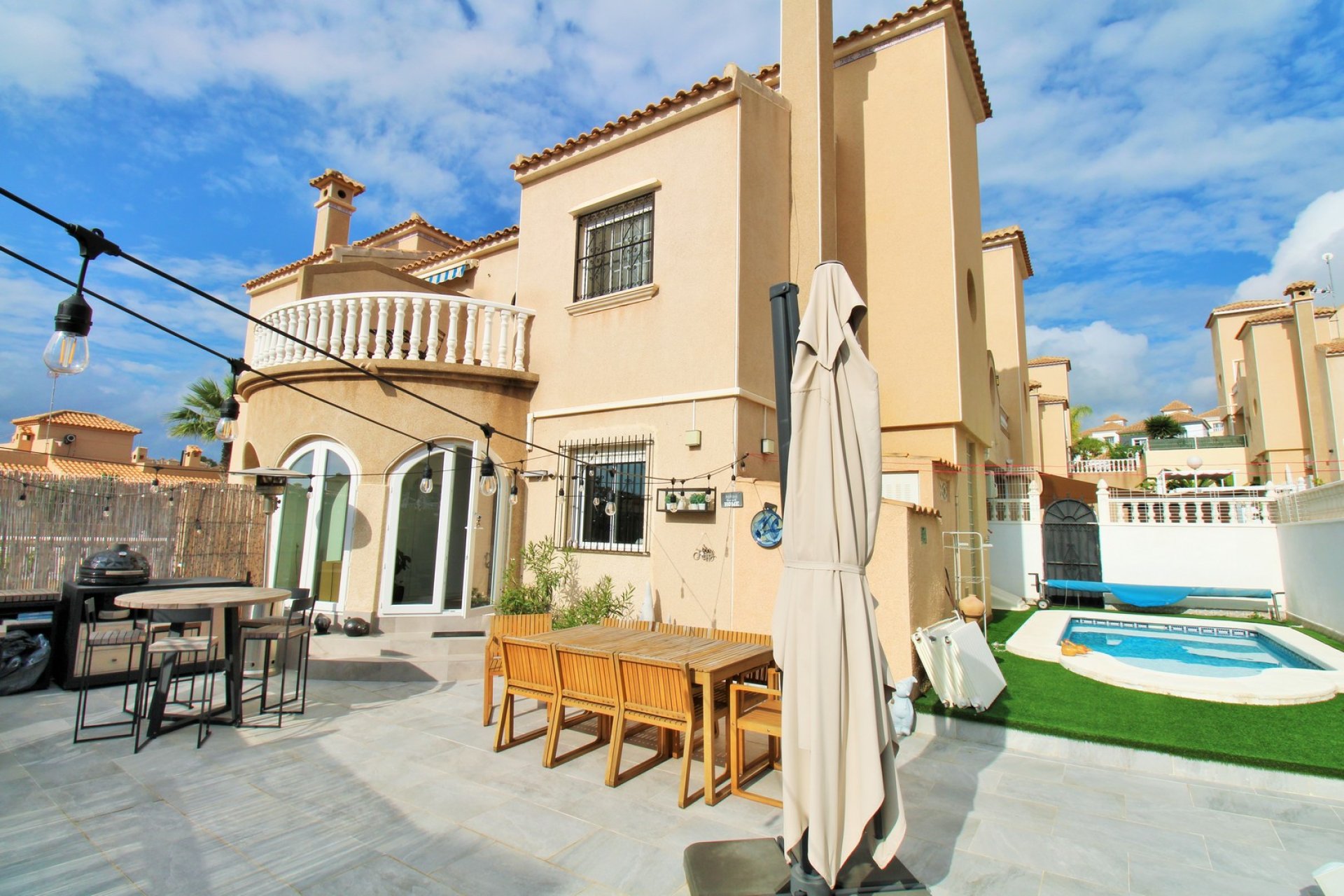 Resale - Townhouse -
Villamartín - Villamartin