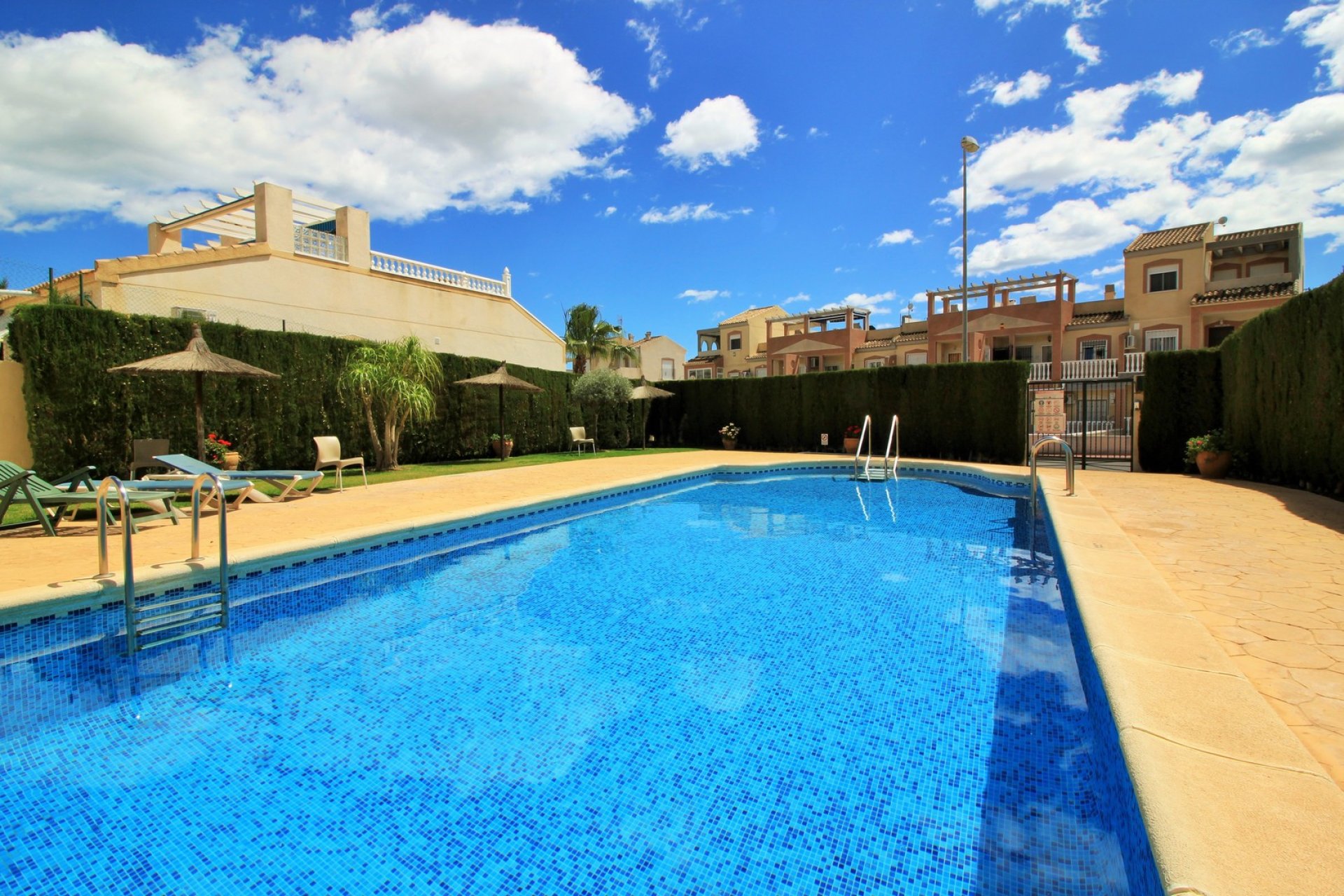 Resale - Townhouse -
Villamartín - Villamartin