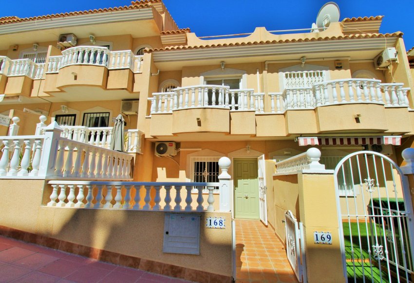 Resale - Townhouse -
Villamartín - Villamartin