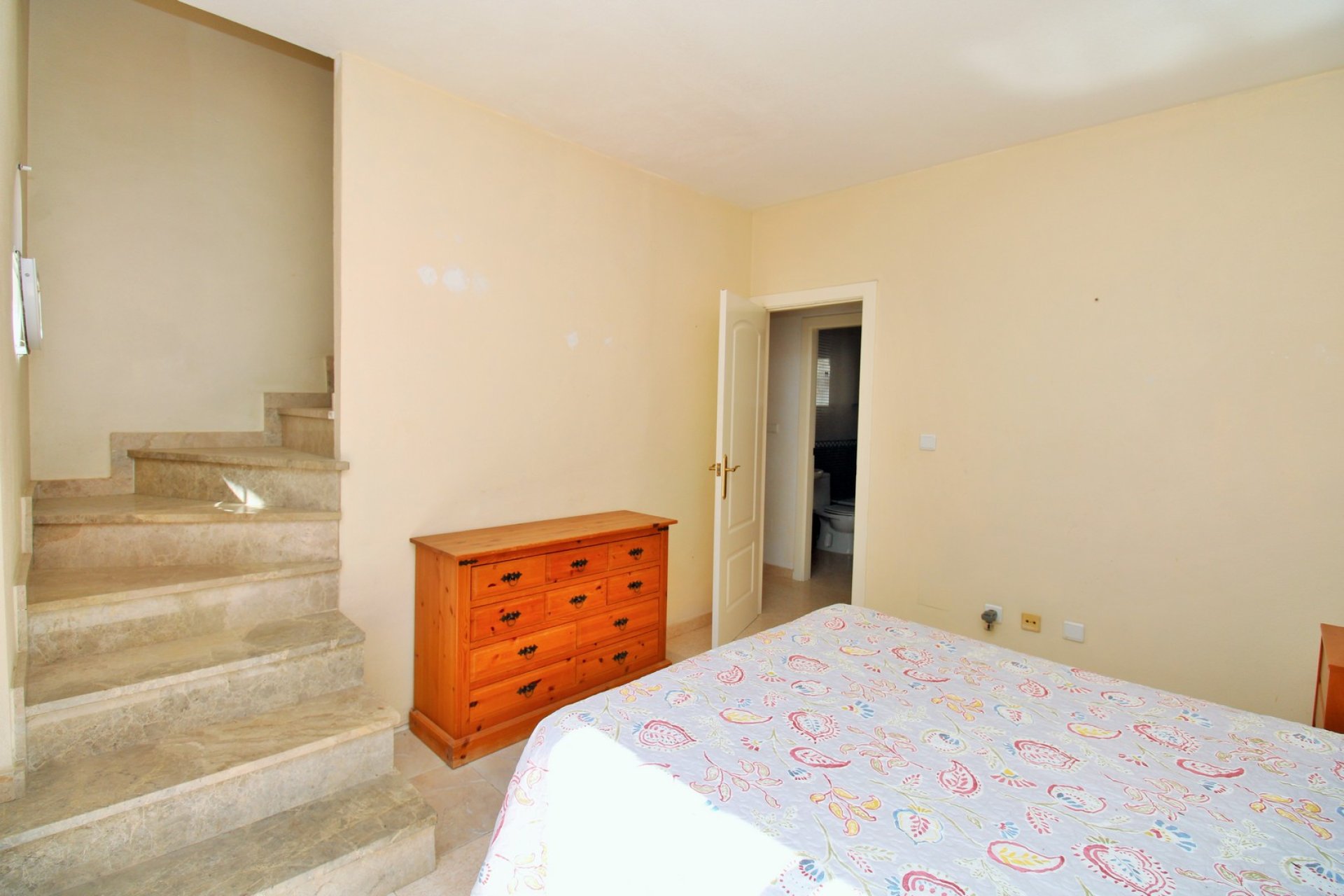 Resale - Townhouse -
Villamartín - Villamartin