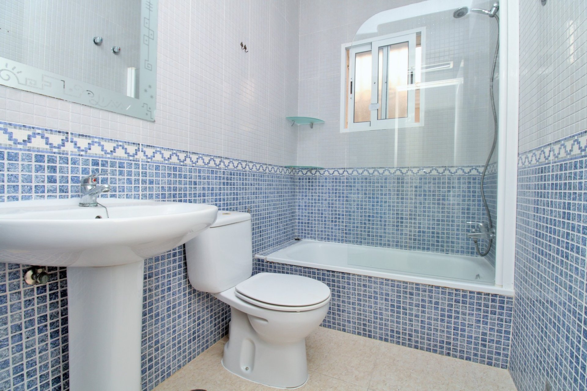 Resale - Townhouse -
Villamartín - Villamartin
