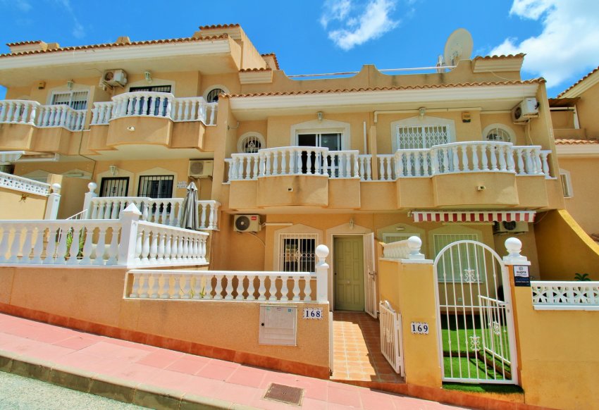Resale - Townhouse -
Villamartín - Villamartin