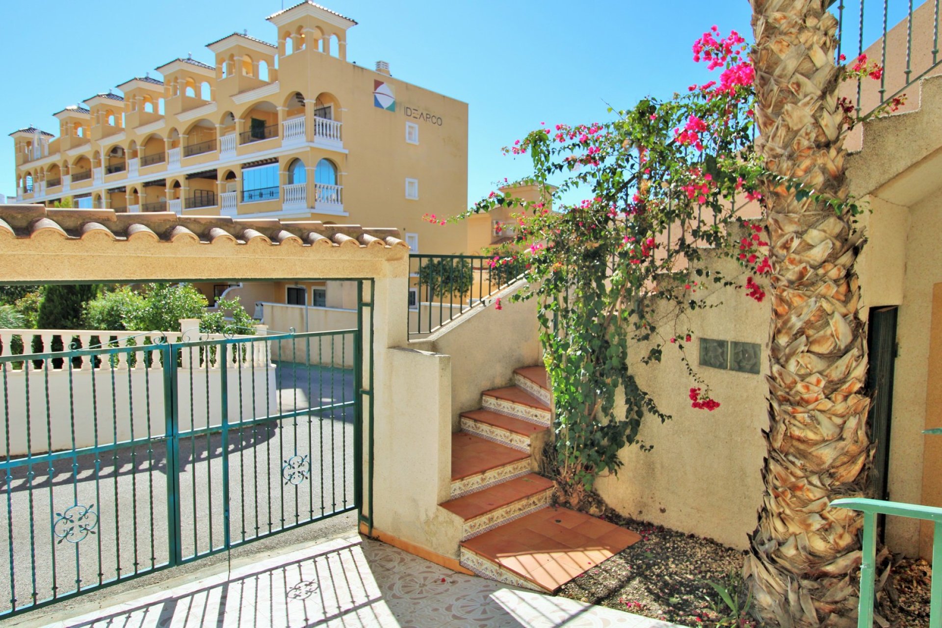 Resale - Townhouse -
Villamartín - Villamartin