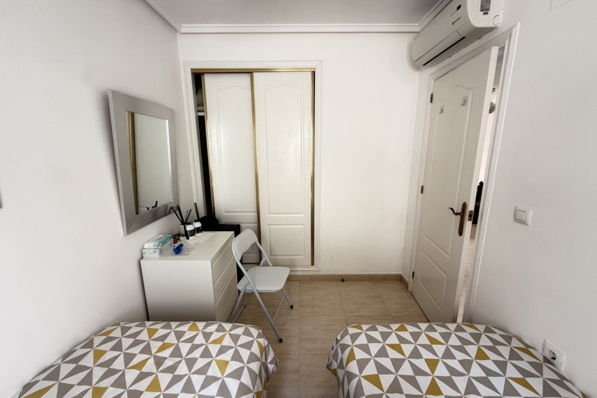 Resale - Townhouse -
Villamartín - Villamartin