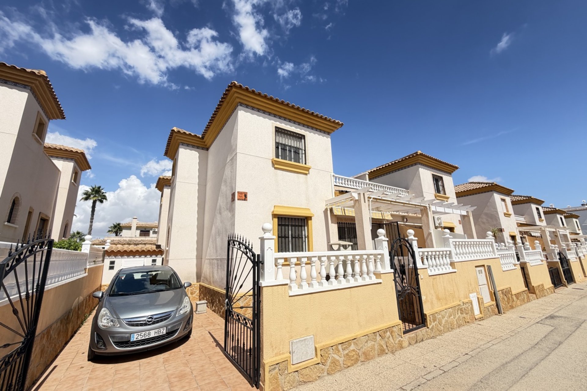 Resale - Townhouse -
Villamartín - Villamartin
