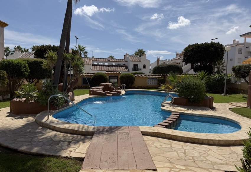 Resale - Townhouse -
Villamartín - Villamartin