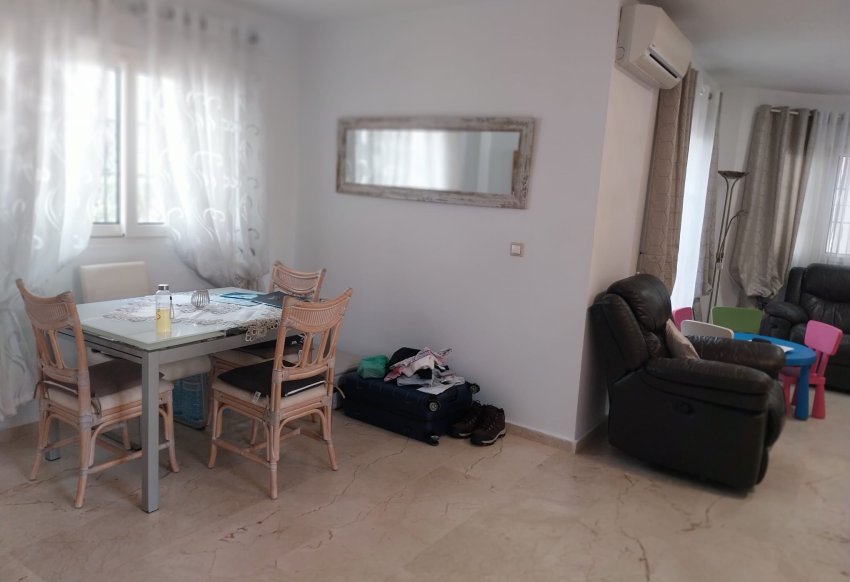 Resale - Townhouse -
Villamartín - Villamartin