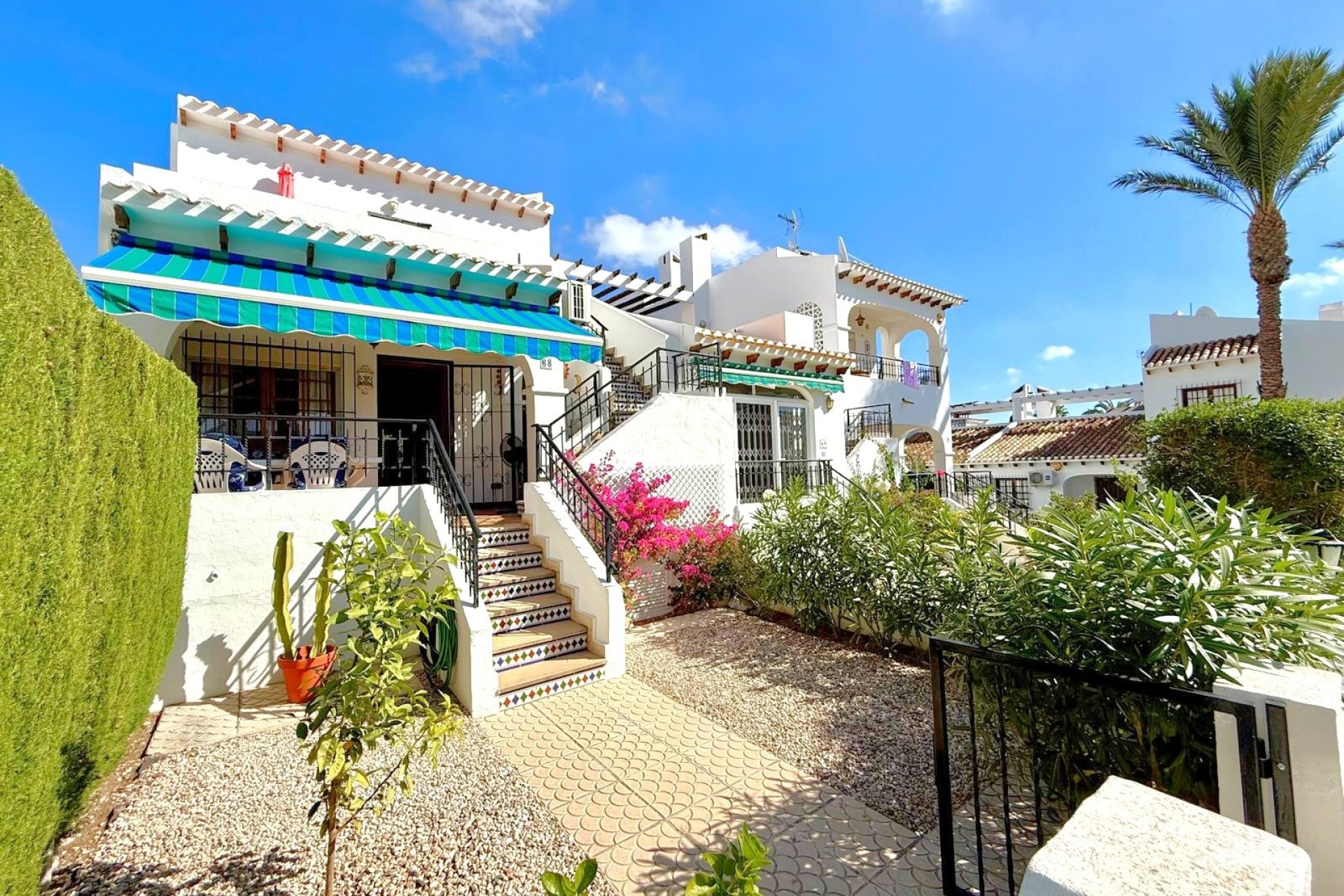 Resale - Townhouse -
Villamartin
