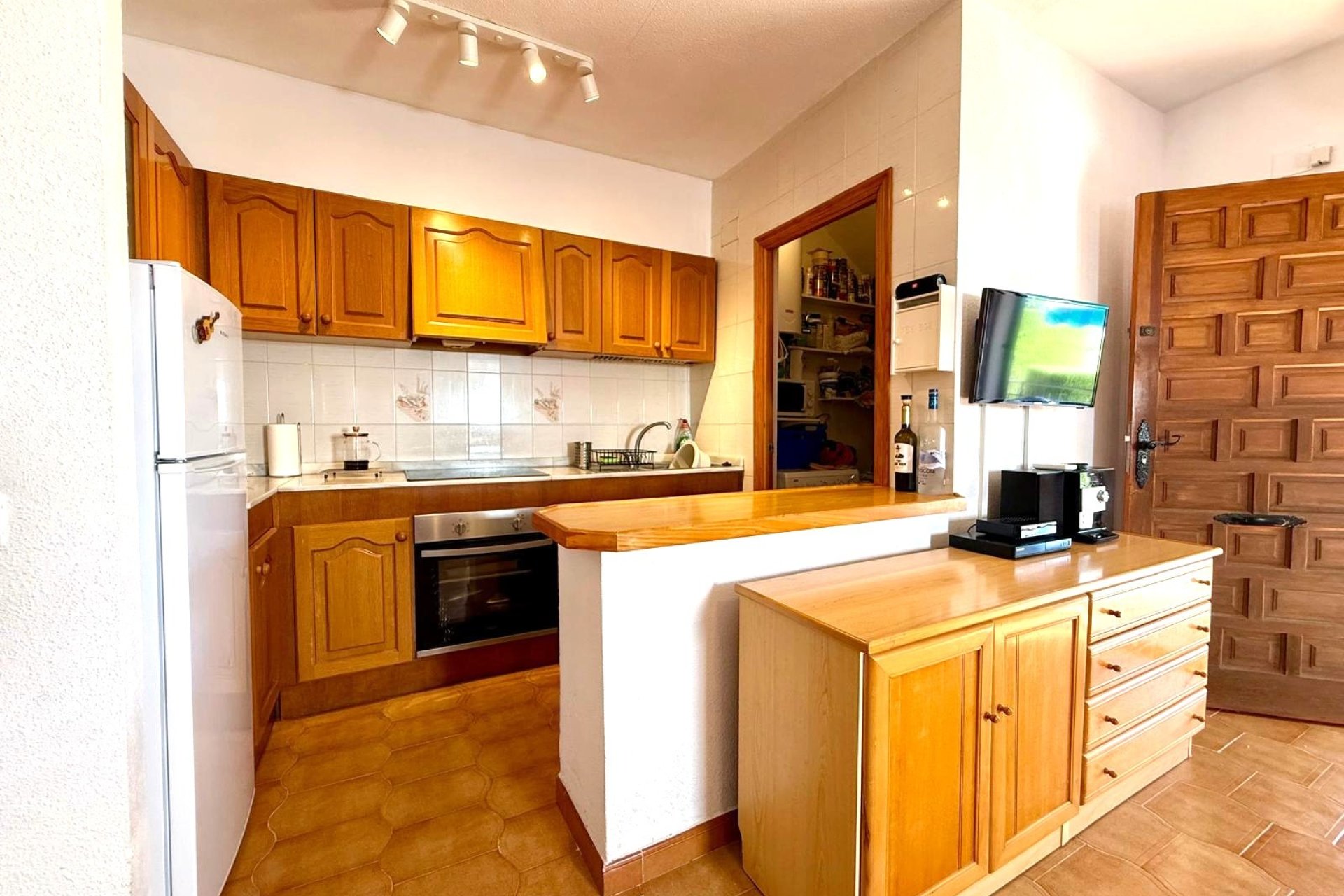 Resale - Townhouse -
Villamartin