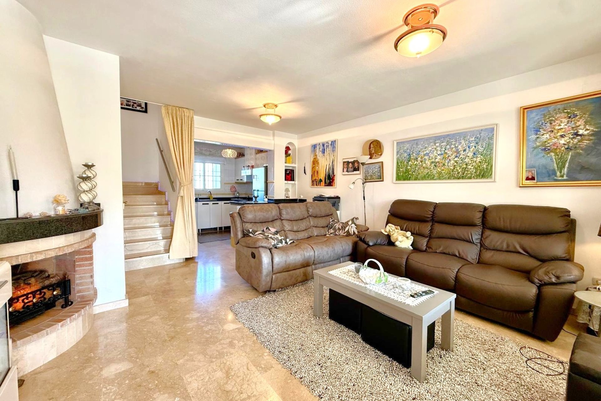 Resale - Townhouse -
Villamartin