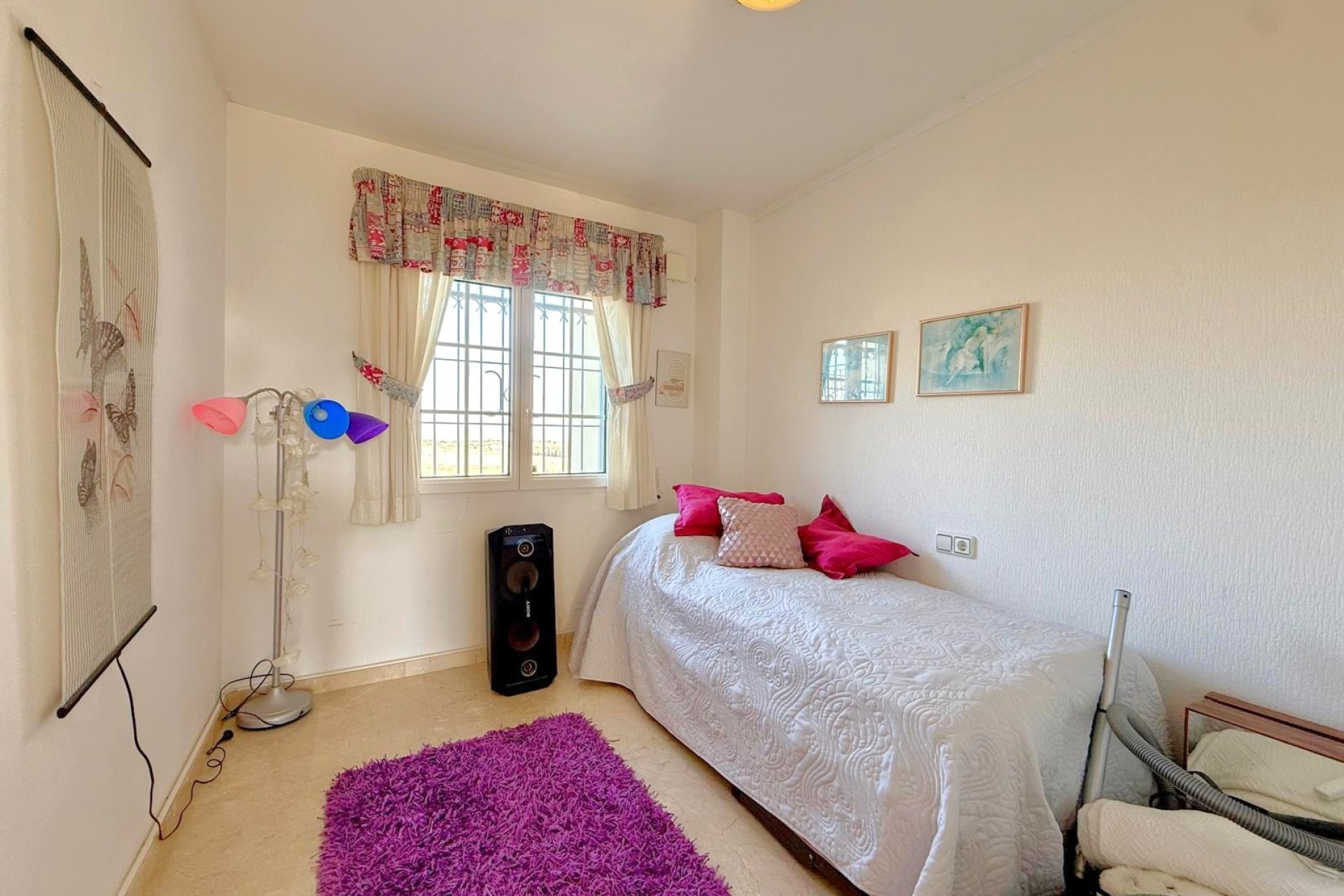 Resale - Townhouse -
Villamartin