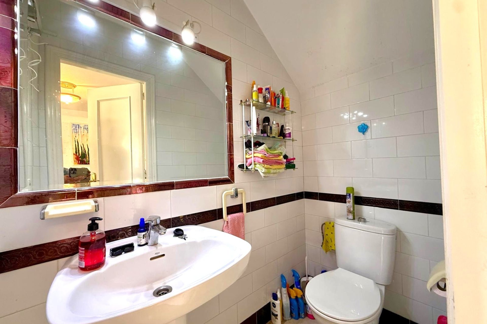 Resale - Townhouse -
Villamartin