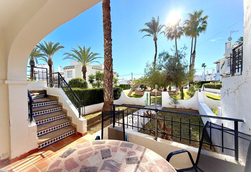 Resale - Townhouse -
Villamartin