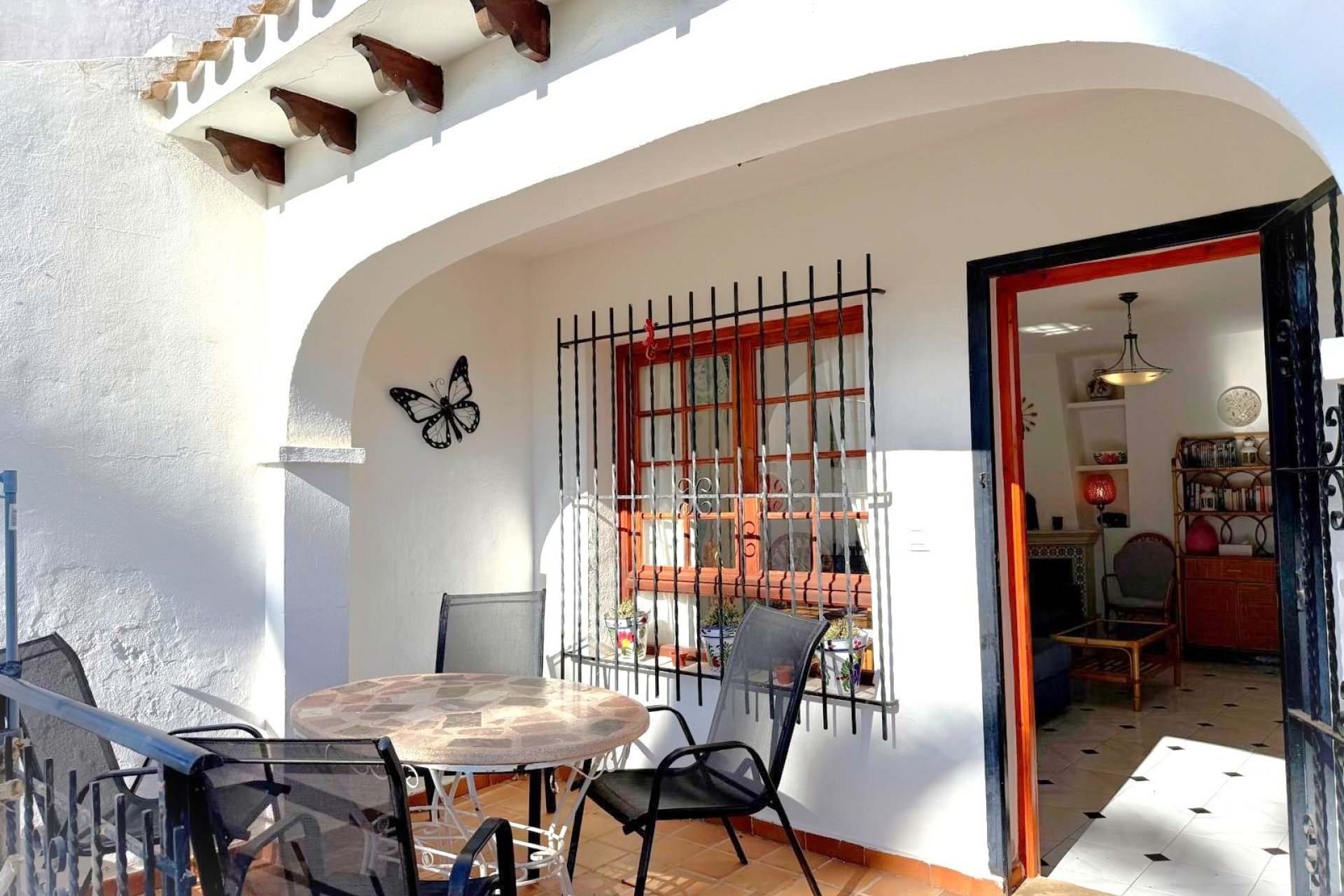 Resale - Townhouse -
Villamartin