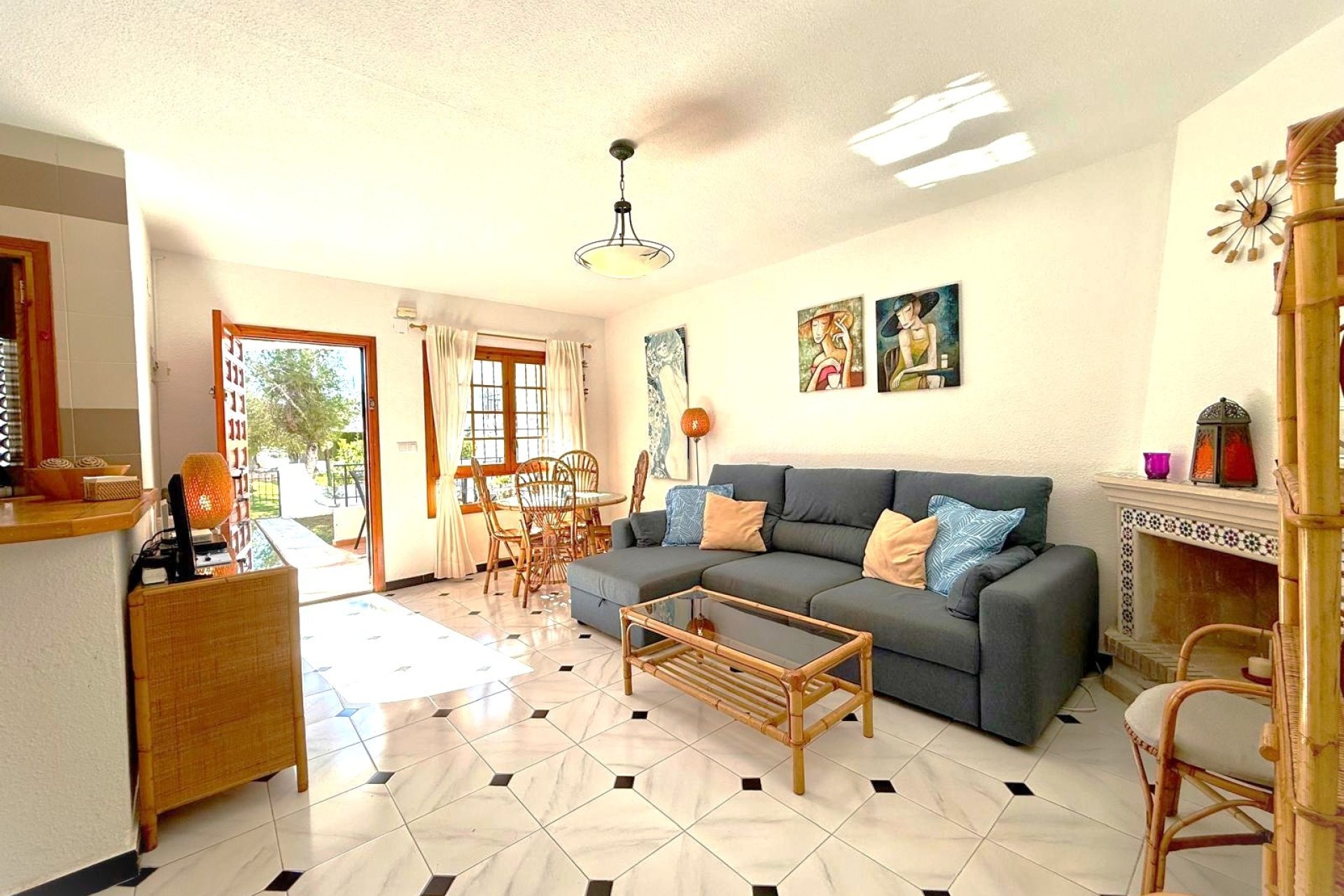 Resale - Townhouse -
Villamartin